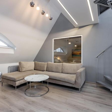 Penthouse Apartment With Terrace Riga Extérieur photo